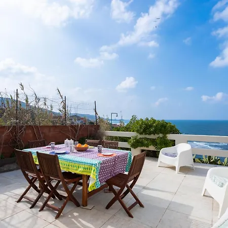 Daire A Pretty House Overlooking The Sea *