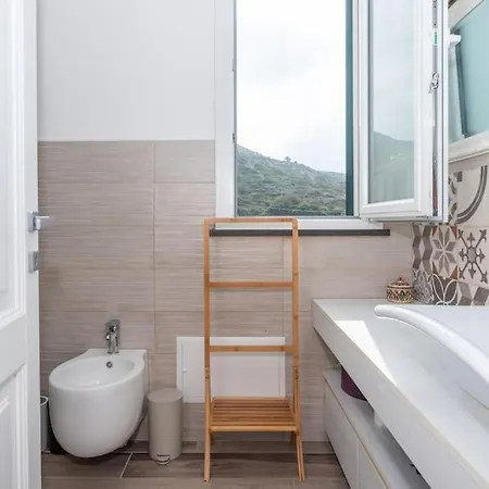 A Pretty House Overlooking The Sea Апартаменты Porto Alabe