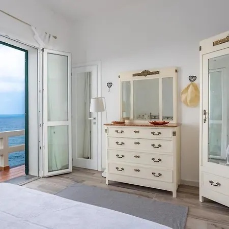 A Pretty House Overlooking The Sea